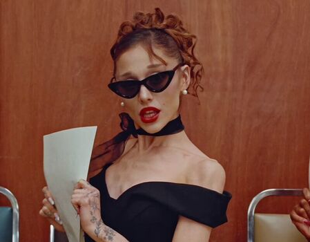 Full leaked Ariana grande private photo