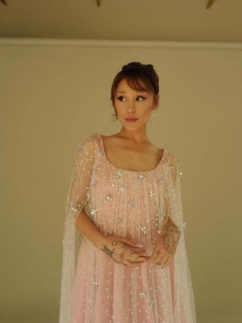 Full leaked Ariana grande page private onlyfans photo