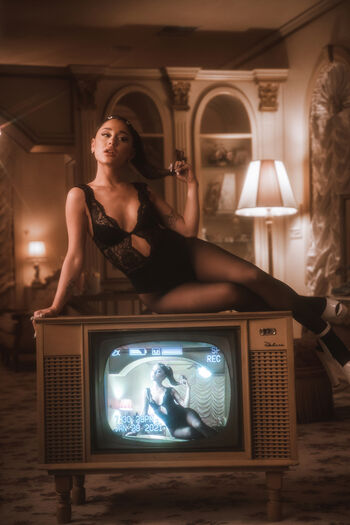 Full leaked Ariana grande page private onlyfans photo