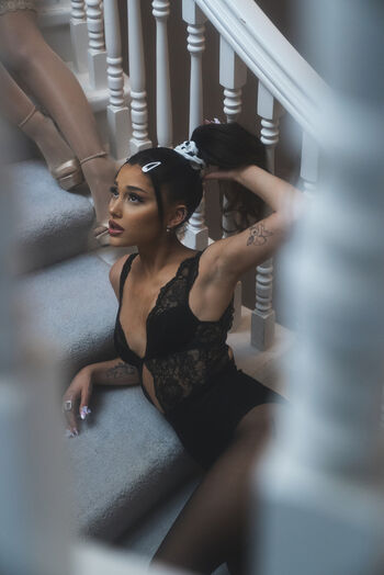 Full leaked Ariana grande page private onlyfans photo