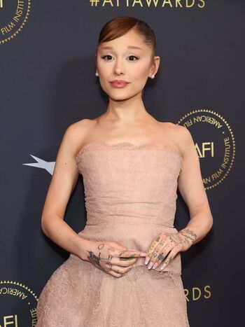 Full leaked Ariana grande page private onlyfans photo