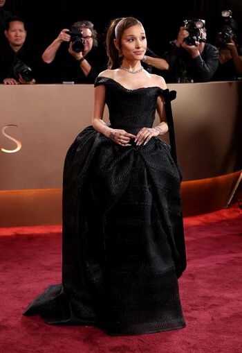 Full leaked Ariana grande page private onlyfans photo