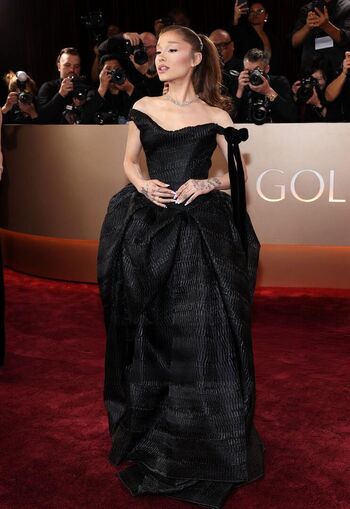 Full leaked Ariana grande page private onlyfans photo