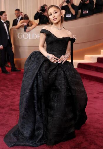 Full leaked Ariana grande page private onlyfans photo