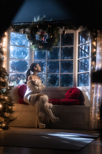 Full leaked Ariana grande page private onlyfans photo