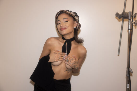 Full leaked Ariana grande private onlyfans photo