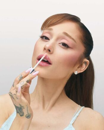 Full leaked Ariana grande private onlyfans photo