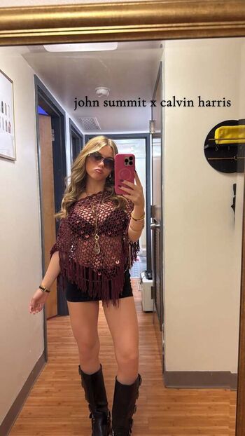 Full leaked Ariana white page private onlyfans photo