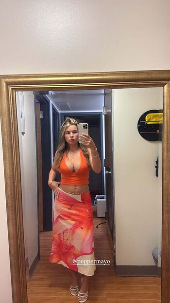 Full leaked Ariana white page private onlyfans photo