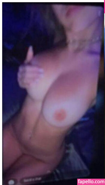 Full leaked Arianaa white private photo