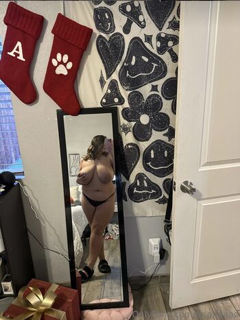 Full leaked Arianaaao private photo