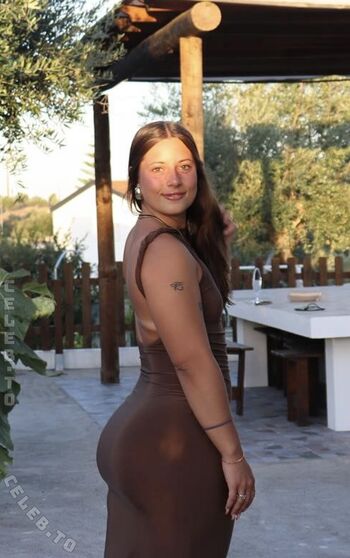 Full leaked Arianasvteles private onlyfans photo