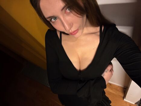 Full leaked Ariel next door private photo