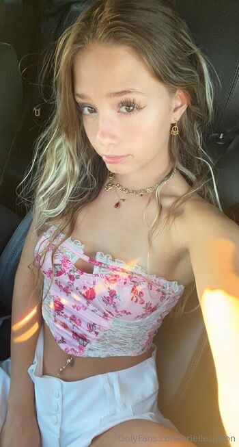 Full leaked Ariellesutton page private onlyfans photo