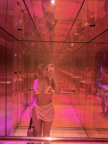 Full leaked Arigameplays  page private onlyfans photo