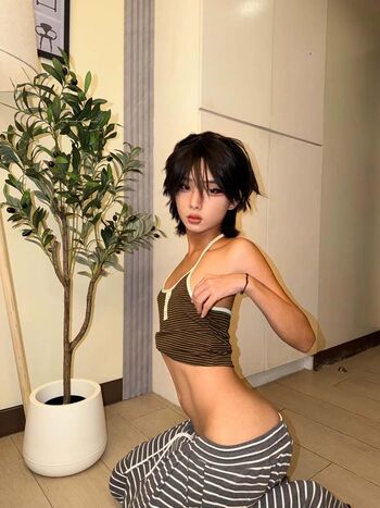 Full leaked Arihienna private photo