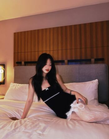 Full leaked Arii iz page private photo
