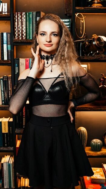Full leaked Arinazhotikova private photo