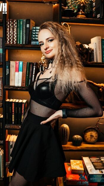 Full leaked Arinazhotikova private photo