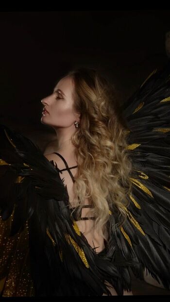 Full leaked Arinazhotikova private photo