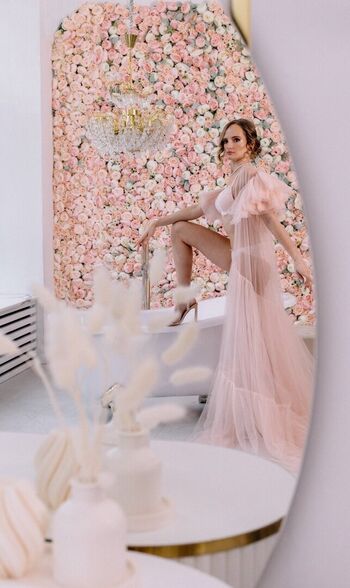 Full leaked Arinazhotikova private photo