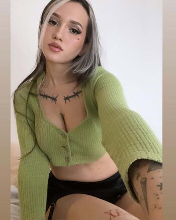 Full leaked Aroan private onlyfans photo