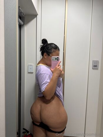 Aroomi Kim