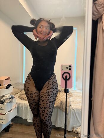 Full leaked Aroomi kim page private photo