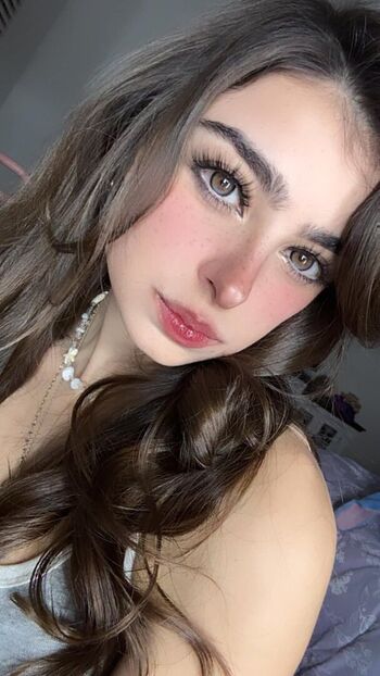 Full leaked Aruuu private onlyfans photo