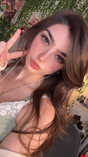 Full leaked Aruuu  page private photo
