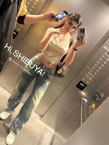 Full leaked Aruuu  page private photo