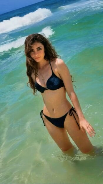 Full leaked Aruuu  page private photo