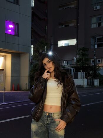 Full leaked Aruuu page private photo