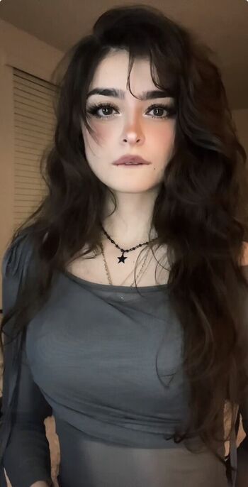 Full leaked Aruuu private photo