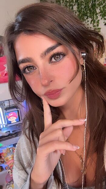 Full leaked Aruuu private photo