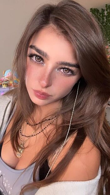 Full leaked Aruuu private photo