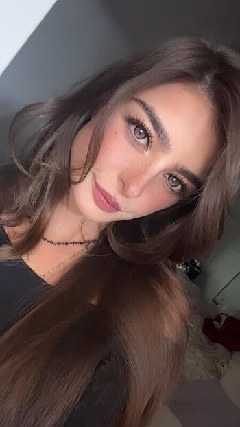 Full leaked Aruuu private photo
