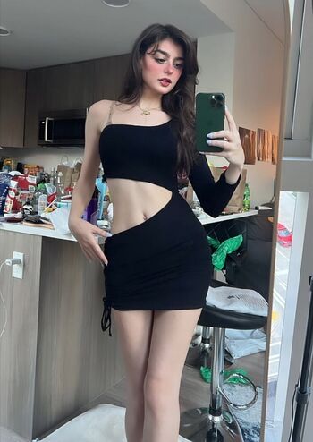 Full leaked Aruuu private photo