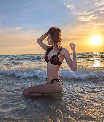 Full leaked Aruuu  page private photo