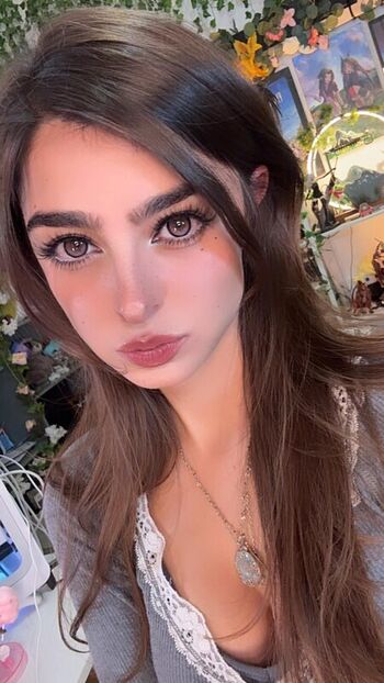 Full leaked Aruuu private photo