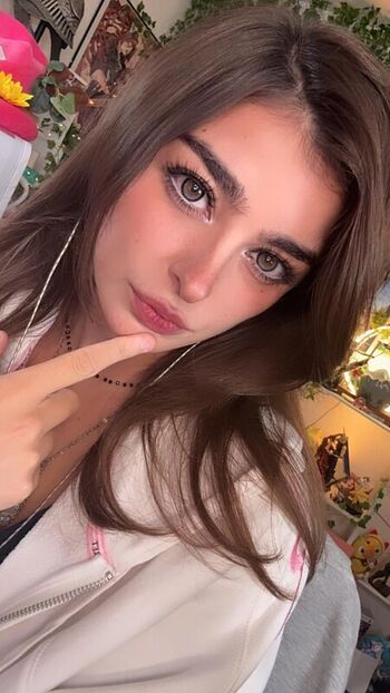 Full leaked Aruuu private photo