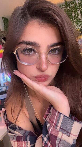 Full leaked Aruuu private photo