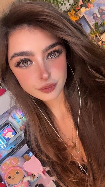 Full leaked Aruuu private photo