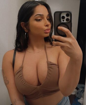 Full leaked Aryloolooo private onlyfans photo