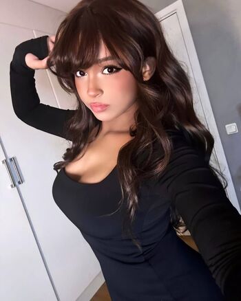 Full leaked Ashantiloo private onlyfans photo