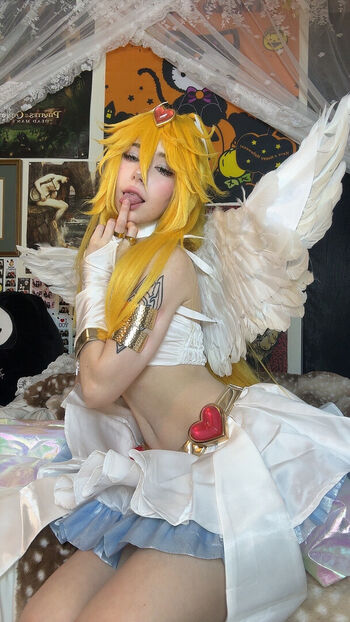 Full leaked Ashisbees page private photo