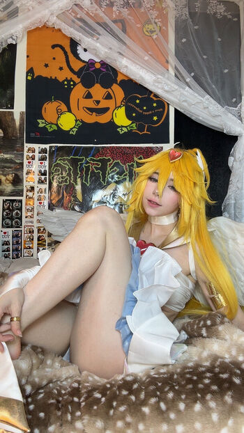 Full leaked Ashisbees page private photo