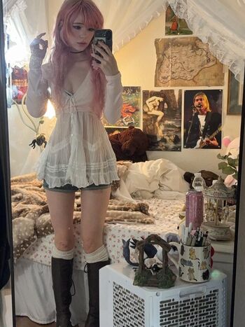 Full leaked Ashisbees page private photo