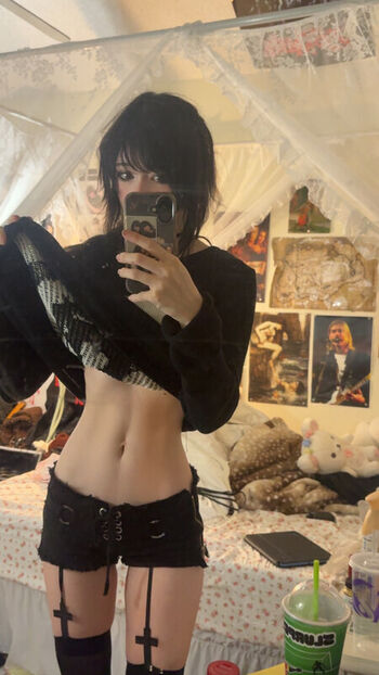 Full leaked Ashisbees private photo