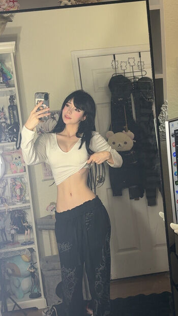 Full leaked Ashisbees page private photo